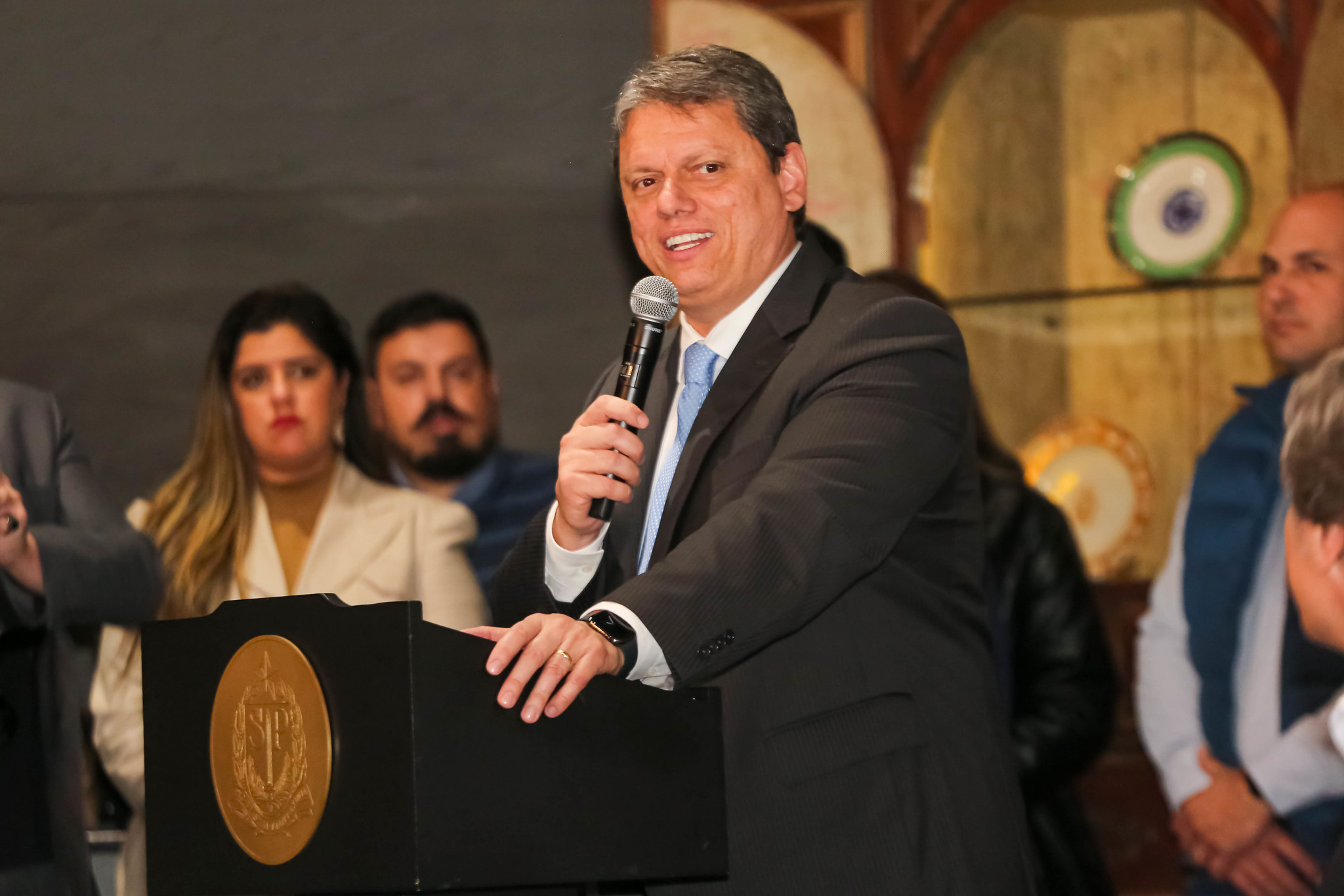 Governador anuncia investimento de R$ 258 milhões para 20 mil moradias populares